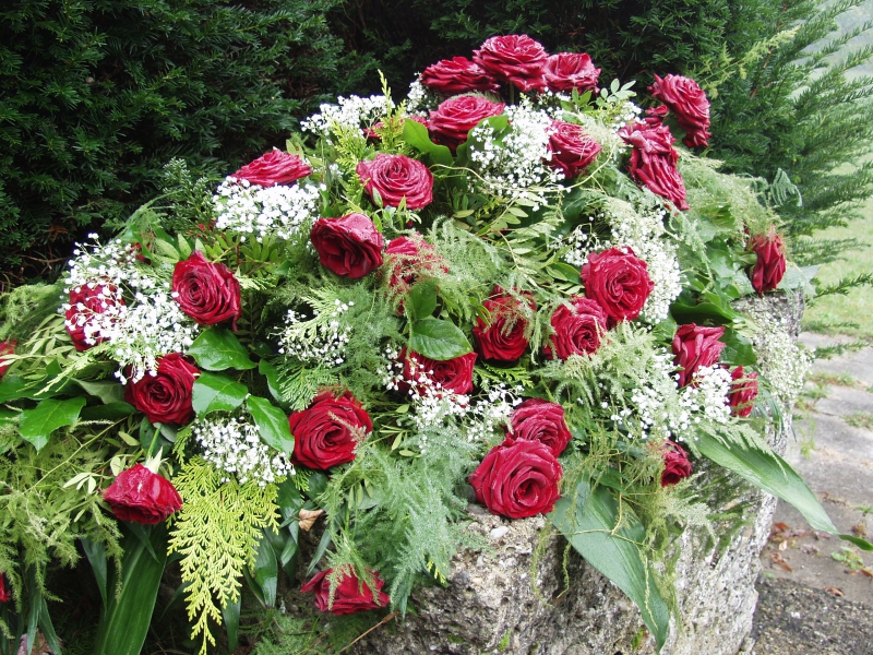 funeraire-LA SEYNE SUR MER-min_roses-61203